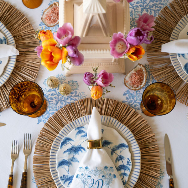 Creating a Chinoiserie Tablescape: A Captivating Blue and White Table Setting for a Ladies’ Brunch