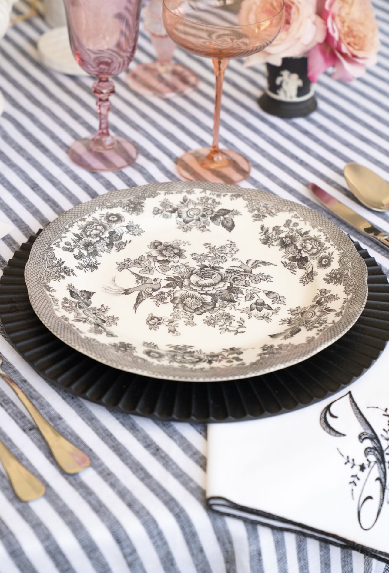 Beautiful Black and White Garden Party Tablescape