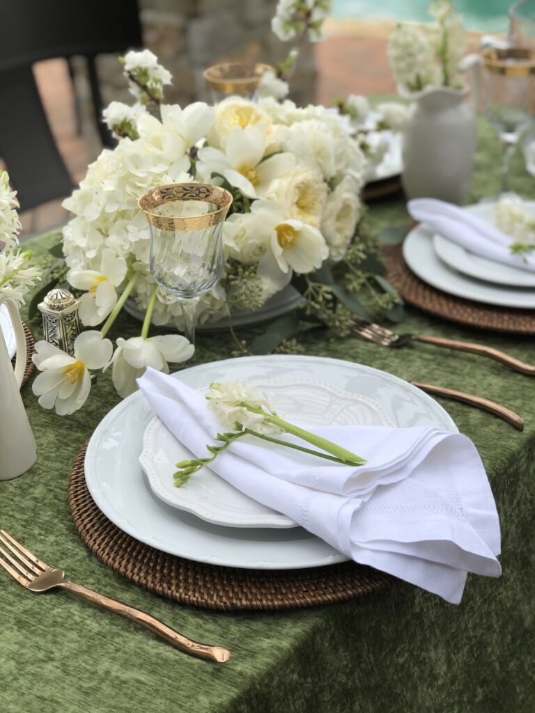 5 Tips for How to Set a Spring Tablescape: Spring Table Setting Design