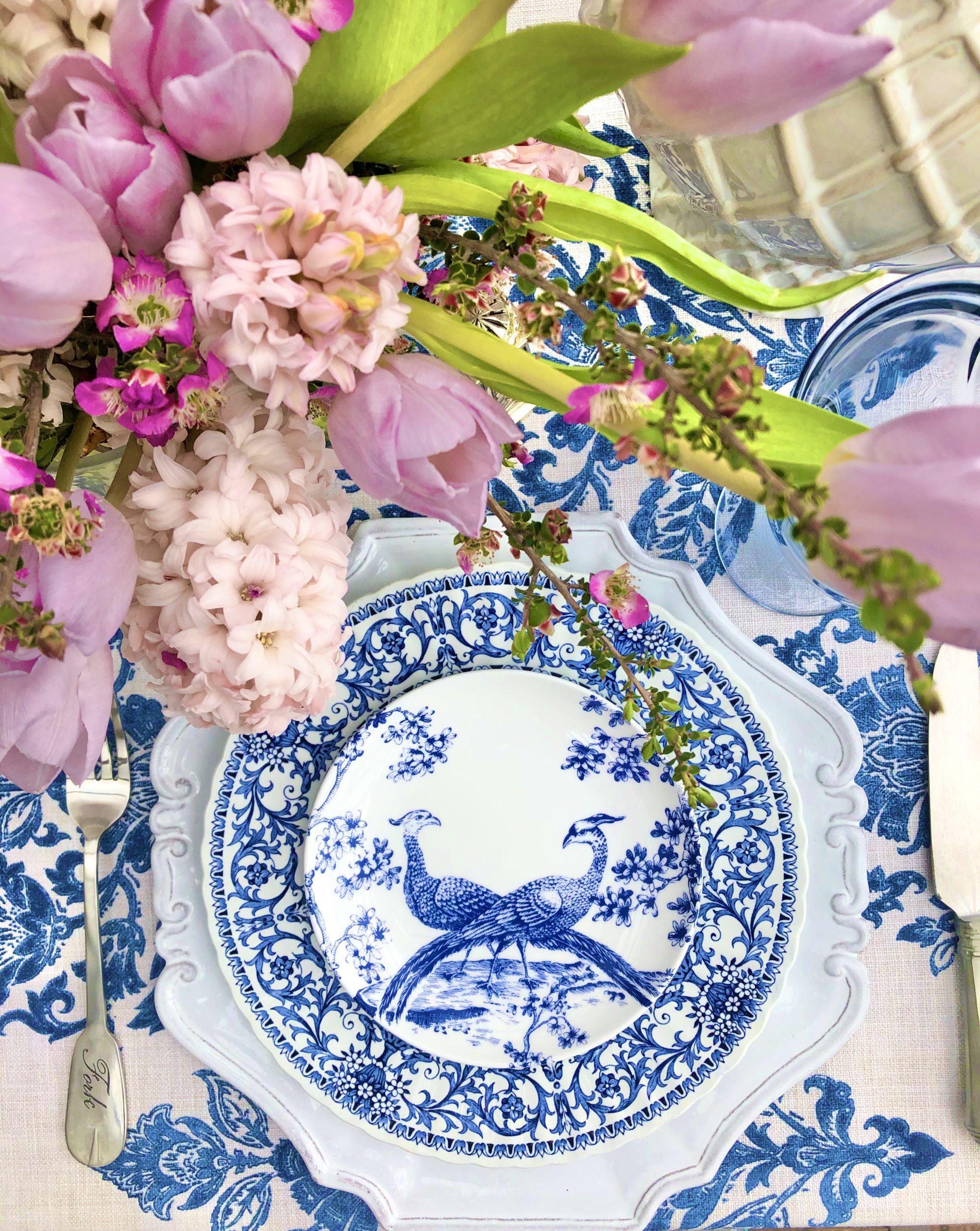 blue and white tablesetting