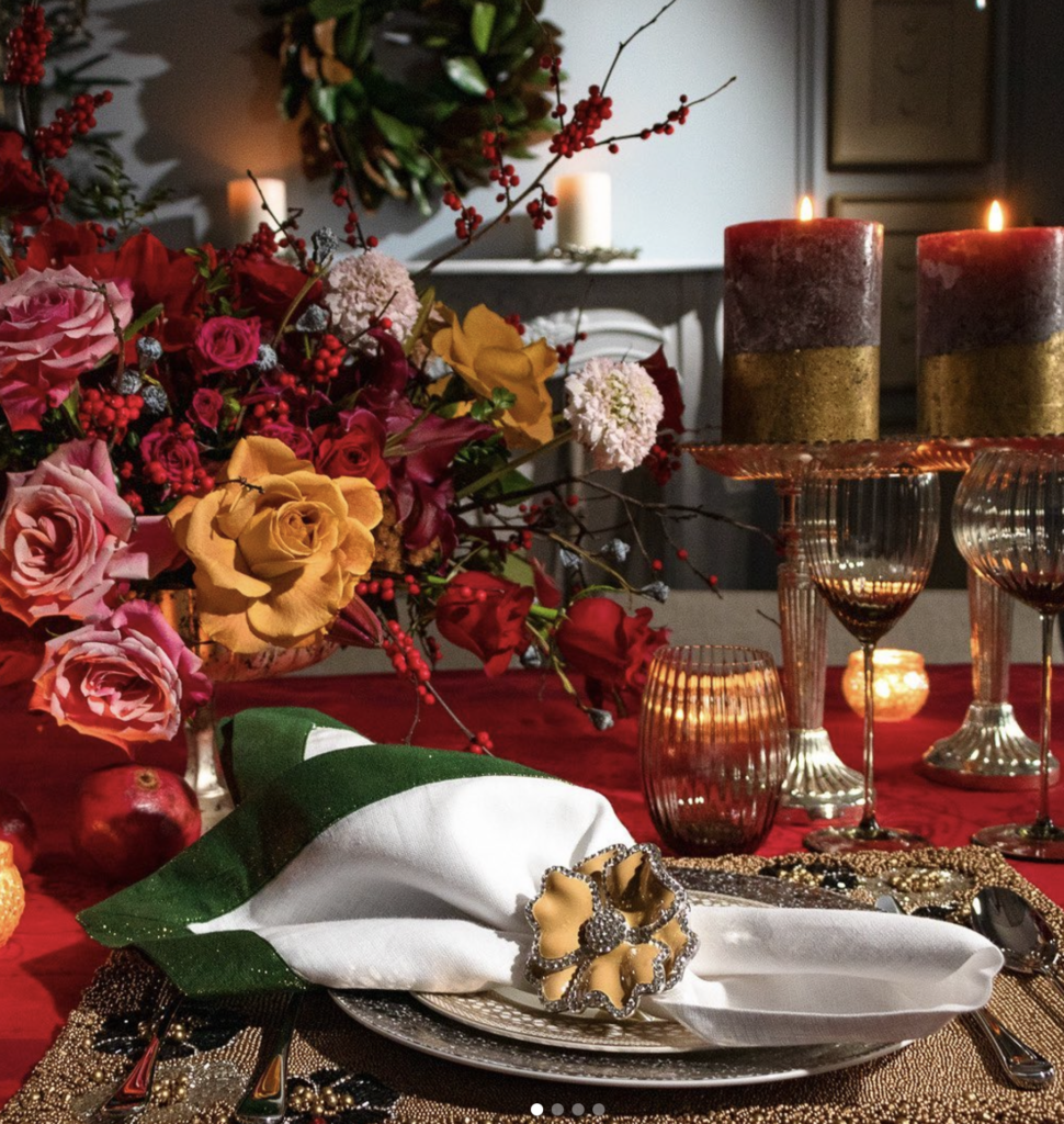 red and bronze christmas table setting